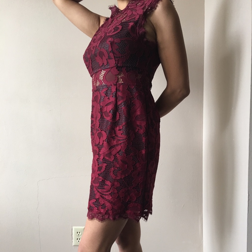 Lace detailed dress